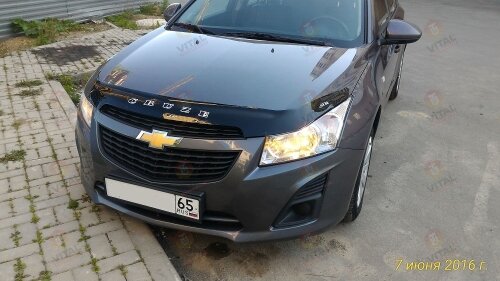 Дефлектор капота (мухобойка) Chevrolet Cruze с 2009 г.в. (Шевролет Круз) ТМ Вип Тюнинг