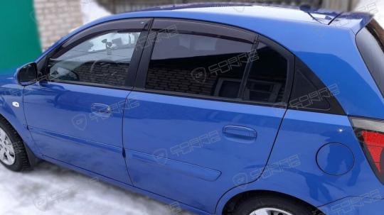 Дефлекторы окон (ветровики) Kia Rio II Hb 5d 2005-2011 (Киа Рио) ТМ Кобра Тюнинг