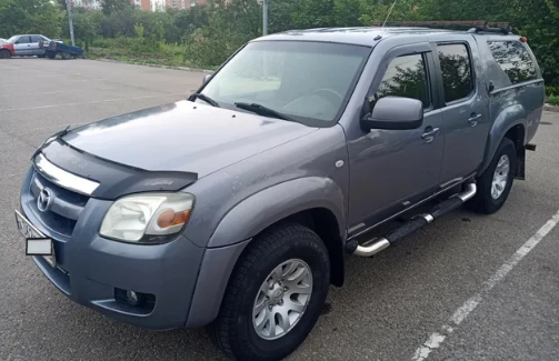 Дефлектор капота (мухобойка) Mazda BT-50 с 2006–2010 г.в. (Мазда ВТ50) ТМ Вип Тюнинг