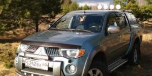 Дефлектор капота (мухобойка) Mitsubishi L200 2006-2015 (Митсубиши Л200) ТМ SIM