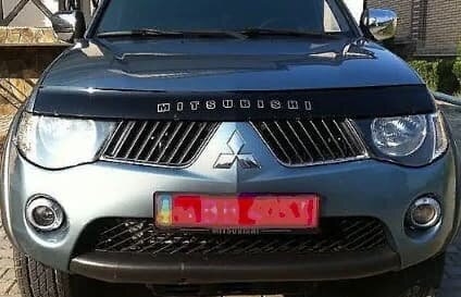 Дефлектор капота (мухобойка) Mitsubishi L200 с 2007 г.в. (Митсубиши Л200) ТМ Вип Тюнинг