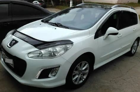 Дефлектор капота (мухобойка) Peugeot 308 с 2008–2011 г.в. (Пежо 308) ТМ Вип Тюнинг